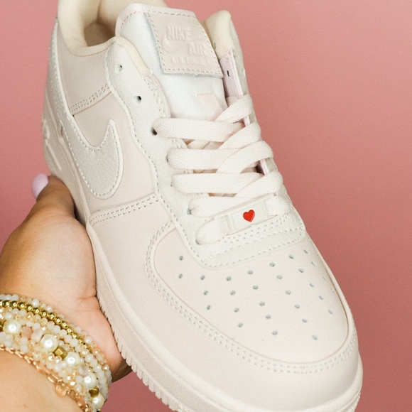 Blush Pink Nike AF1’s 🦋 - Picture 1 of 5